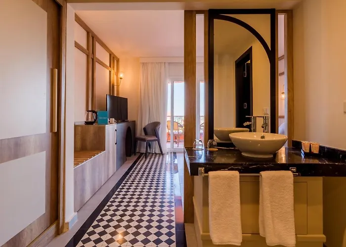 Otel Ajira Boutique Marina 4*