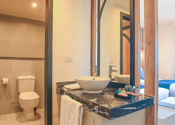 Ajira Boutique Marina 4*