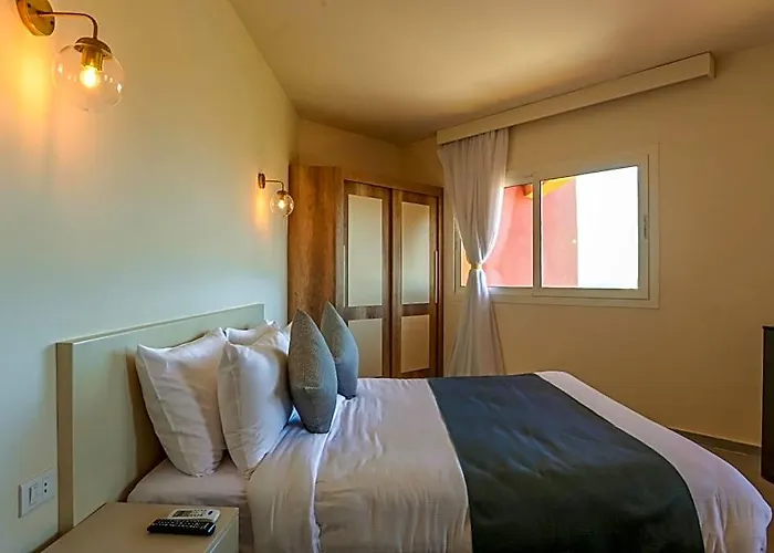 Hotel Ajira Boutique Marina 4*